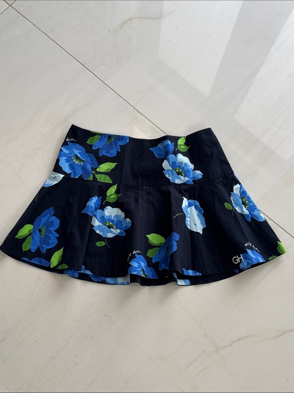 New Gilly Hicks Fit and Flared Floral Navy Blue Mini Skirt size 6 flirty girly